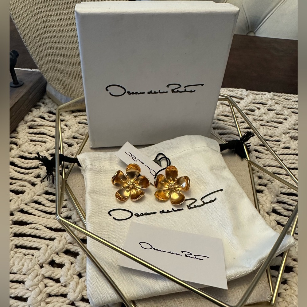 Oscar de la Renta Small Cherry Blossom 24k Gold Plated Stud Earrings - NWT